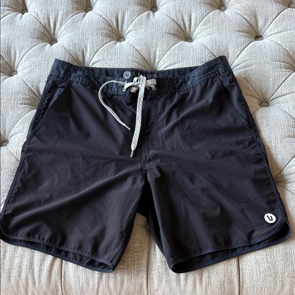 Vuori Other - Vuori‎ Men's L Black board Shorts